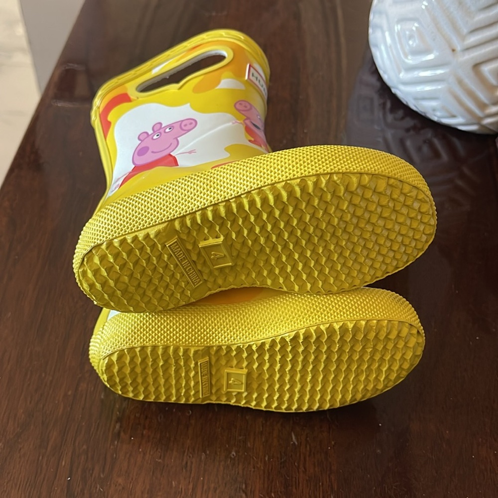 HUNTER Peppa Pig Yellow Rain Boots - Picture 4 of 4
